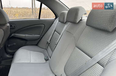 Седан Nissan Almera 2006 в  фото 22 Седан Nissan Almera 2006 в