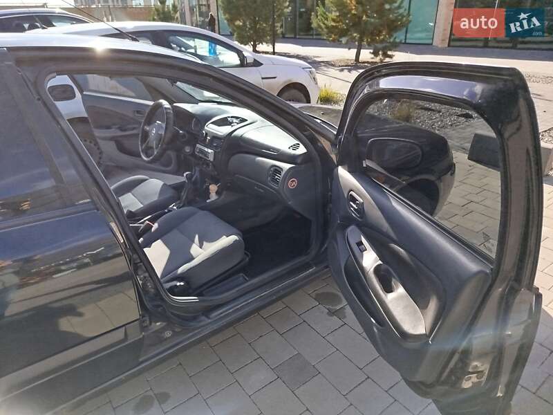 Седан Nissan Almera 2005 в Хмельницькому фото 20 Седан Nissan Almera 2005 в Хмельницькому