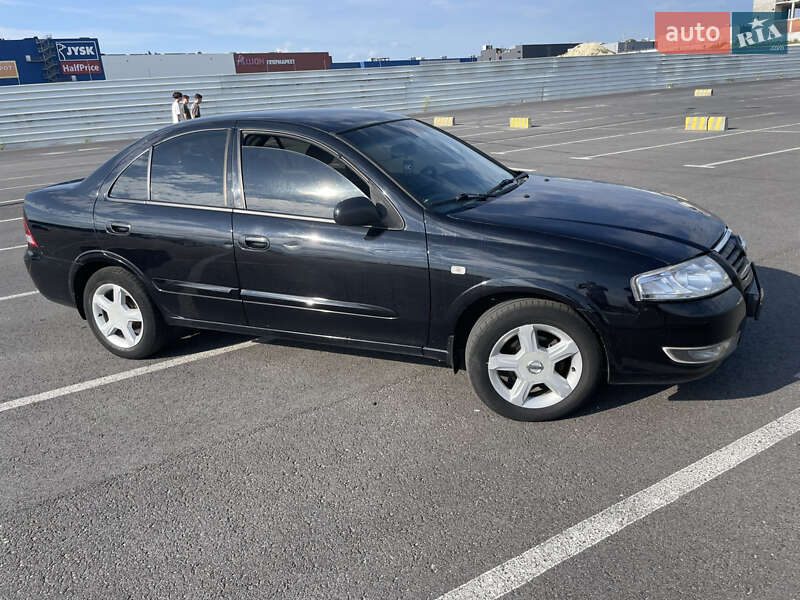 Седан Nissan Almera 2012 в Львові