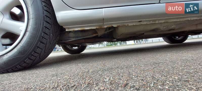 Седан Nissan Almera 2002 в Киеве фото 16 Седан Nissan Almera 2002 в Киеве