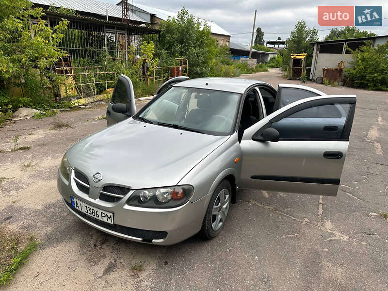 Седан Nissan Almera 2003 в Киеве