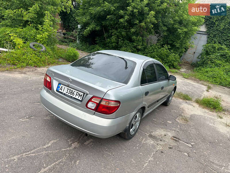 Седан Nissan Almera 2003 в Киеве