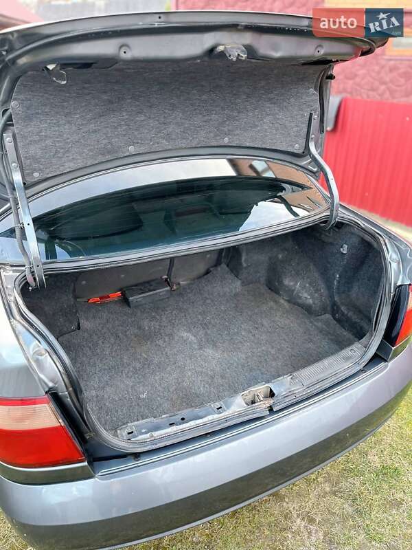 Седан Nissan Almera 2004 в Березному