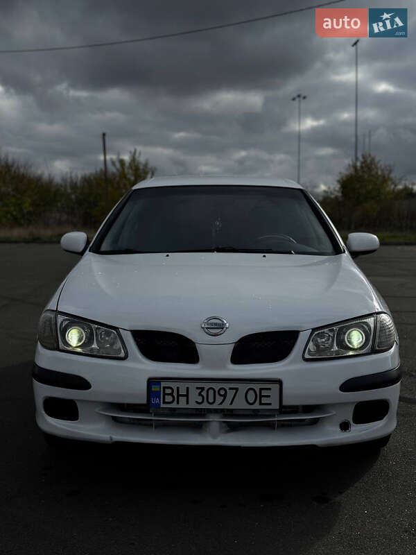 Хетчбек Nissan Almera 2002 в Одесі
