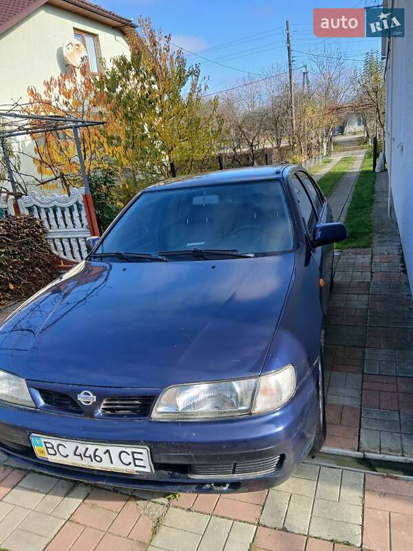 Седан Nissan Almera 1998 в Буске