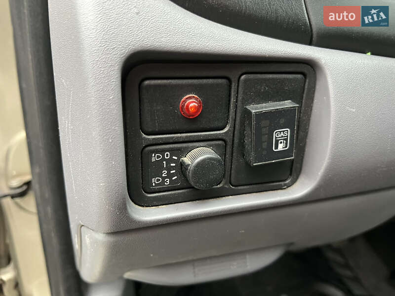 Седан Nissan Almera 2003 в Киеве фото 13 Седан Nissan Almera 2003 в Киеве