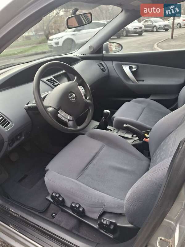 Седан Nissan Almera 2004 в Киеве