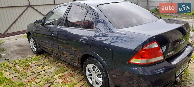 Седан Nissan Almera 2010 в Киеве