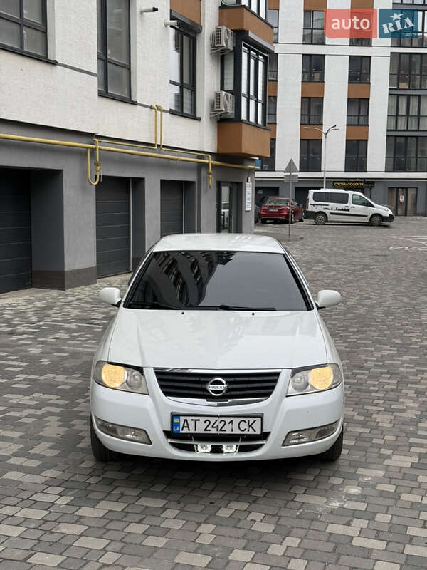 Седан Nissan Almera 2012 в Ивано-Франковске
