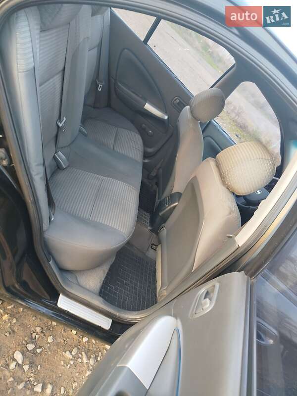 Седан Nissan Almera 2007 в Первомайске