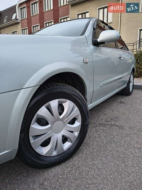 Седан Nissan Almera 2007 в Горишних Плавнях