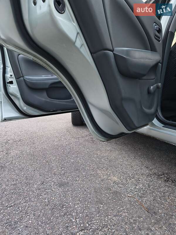 Седан Nissan Almera 2007 в Горишних Плавнях