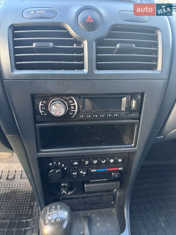 Седан Nissan Almera 2007 в Бахмаче