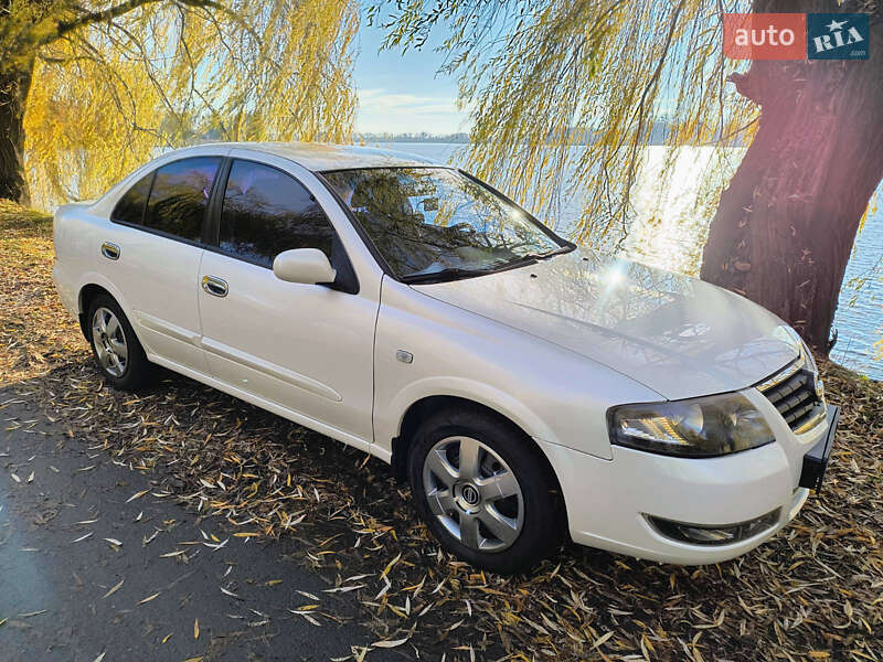 Nissan Almera 2011 Nissan Almera 2011