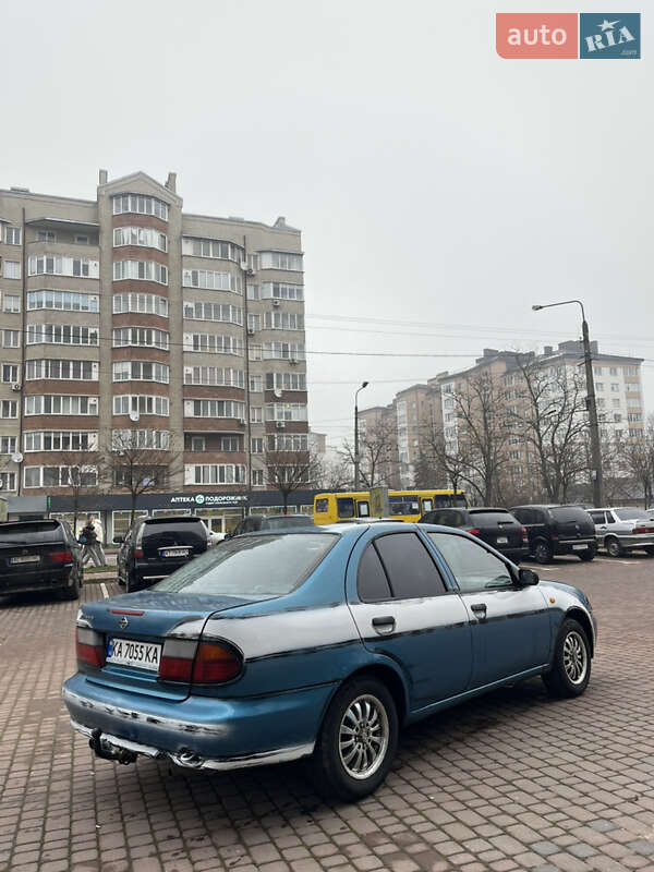 Седан Nissan Almera 1996 в Ивано-Франковске