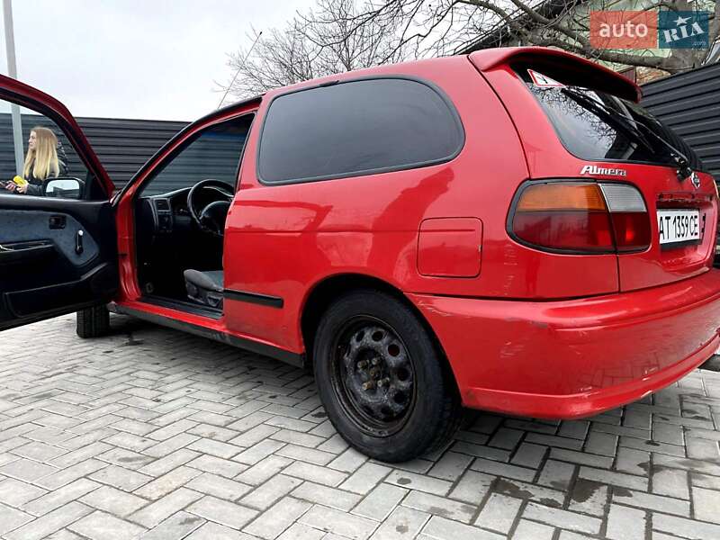 Хэтчбек Nissan Almera 1997 в Ивано-Франковске