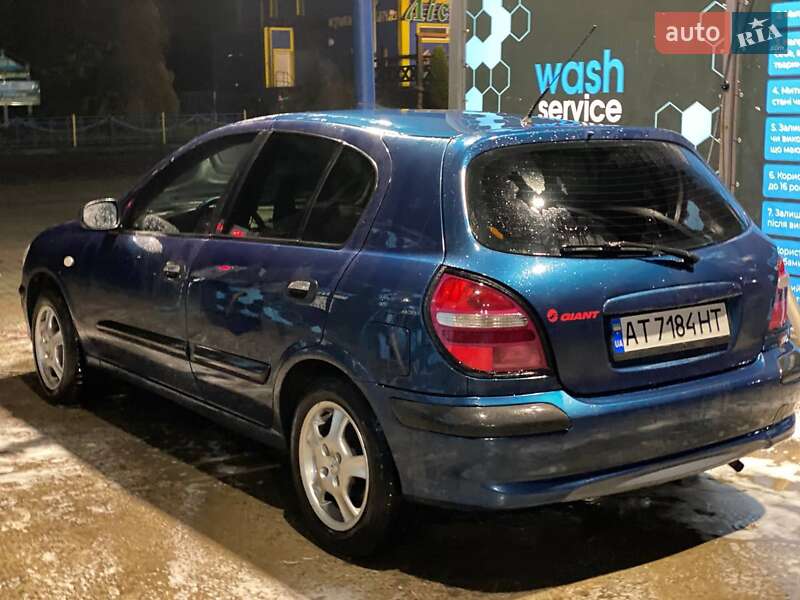 Nissan Almera 2000