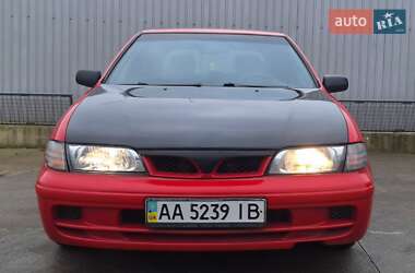 Хэтчбек Nissan Almera 1998 в Одессе