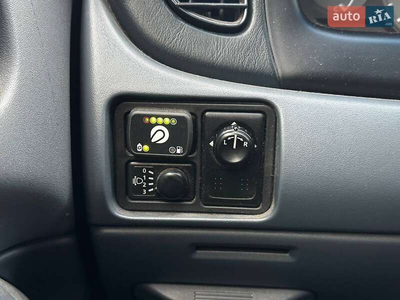 Седан Nissan Almera 2006 в Киеве фото 17 Седан Nissan Almera 2006 в Киеве