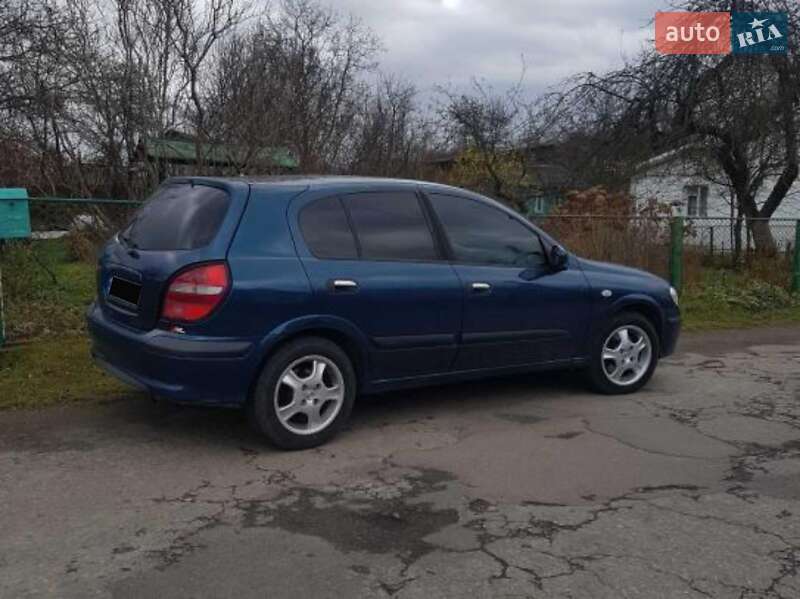 Nissan Almera 2000