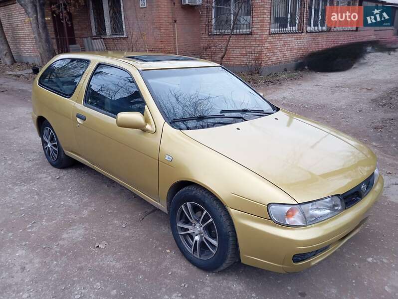 Nissan Almera 1996