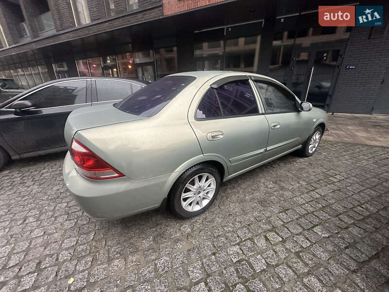 Седан Nissan Almera 2011 в Киеве