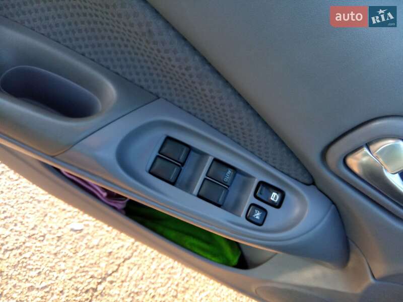 Седан Nissan Almera 2003 в Прилуках