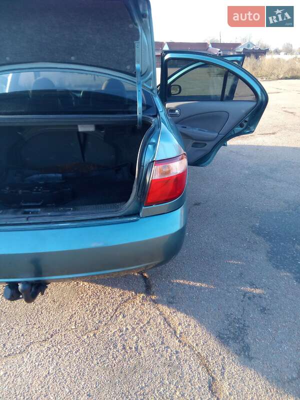 Седан Nissan Almera 2003 в Прилуках