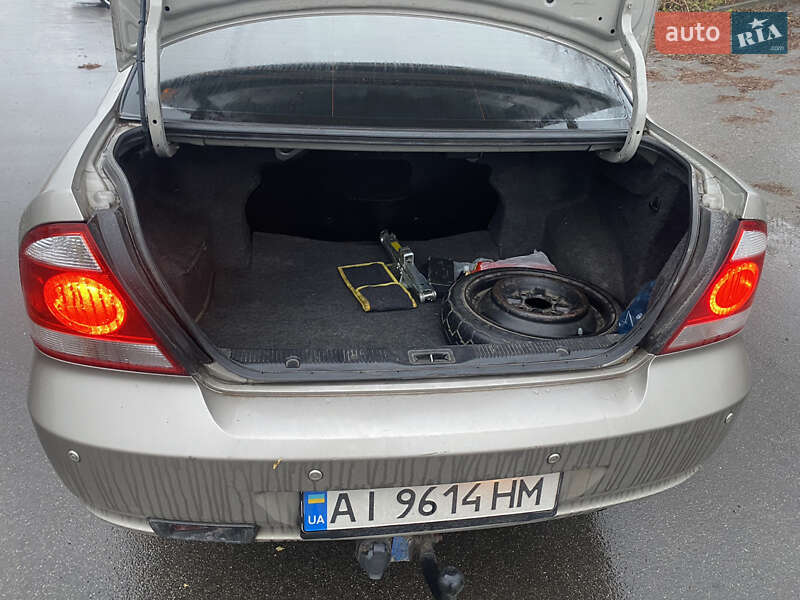 Седан Nissan Almera 2012 в Києві