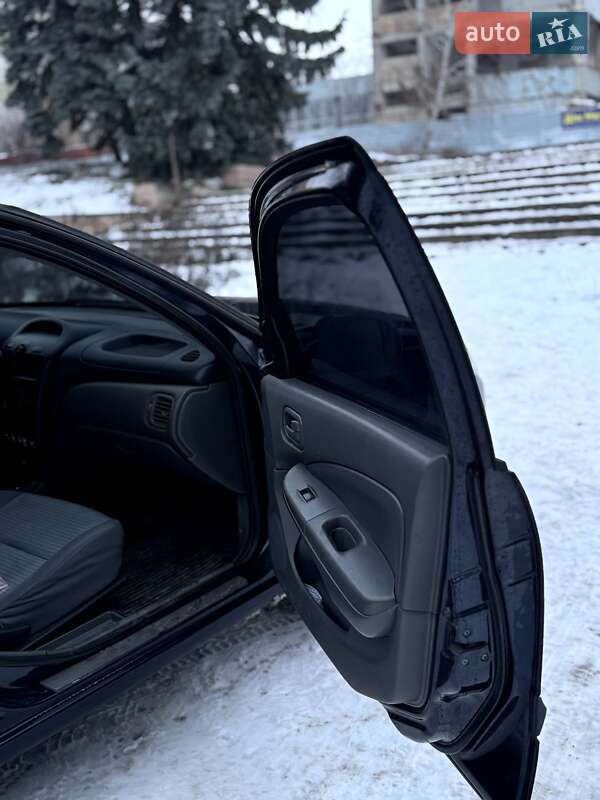 Седан Nissan Almera 2011 в Кропивницькому