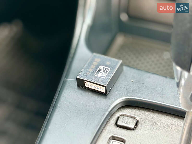 Седан Nissan Almera 2012 в Дрогобыче