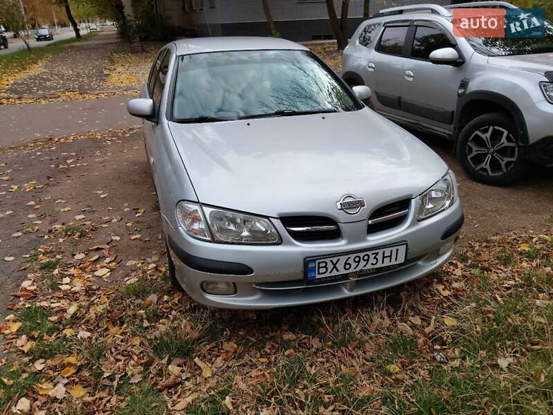 Nissan Almera 2000