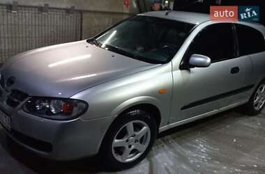 Хэтчбек Nissan Almera 2004 в Самборе