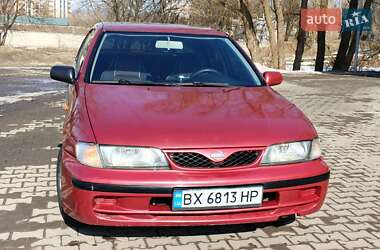 Седан Nissan Almera 1998 в Хмельницком