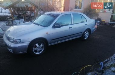 Седан Nissan Almera 1996 в Липовце