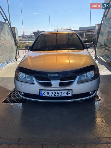 Седан Nissan Almera 2005 в Ужгороде