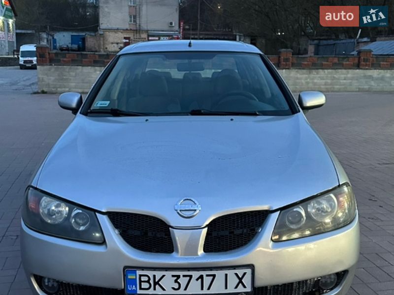 Nissan Almera 2004