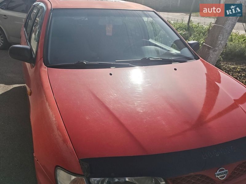 Хетчбек Nissan Almera 2000 в Одесі