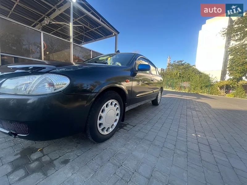 Nissan Almera