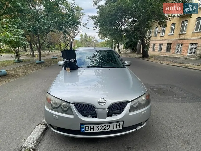 Nissan Almera