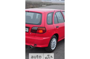 Хэтчбек Nissan Almera 1996 в 
