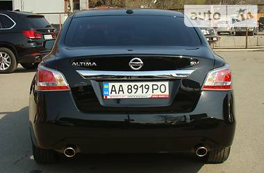 Седан Nissan Altima 2015 в Киеве