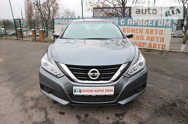 Седан Nissan Altima 2017 в Харкові