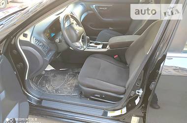Седан Nissan Altima 2013 в 