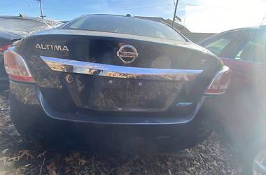 Седан Nissan Altima 2014 в 