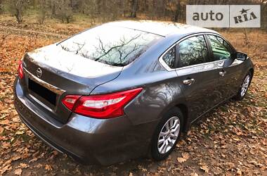 Седан Nissan Altima 2017 в 