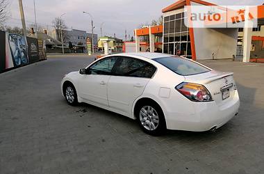 Седан Nissan Altima 2011 в 