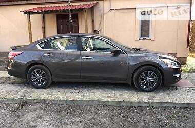 Седан Nissan Altima 2015 в Василькове