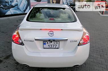 Седан Nissan Altima 2011 в 