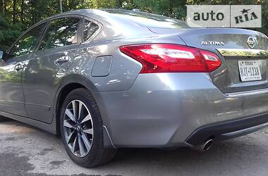 Седан Nissan Altima 2016 в Сумах